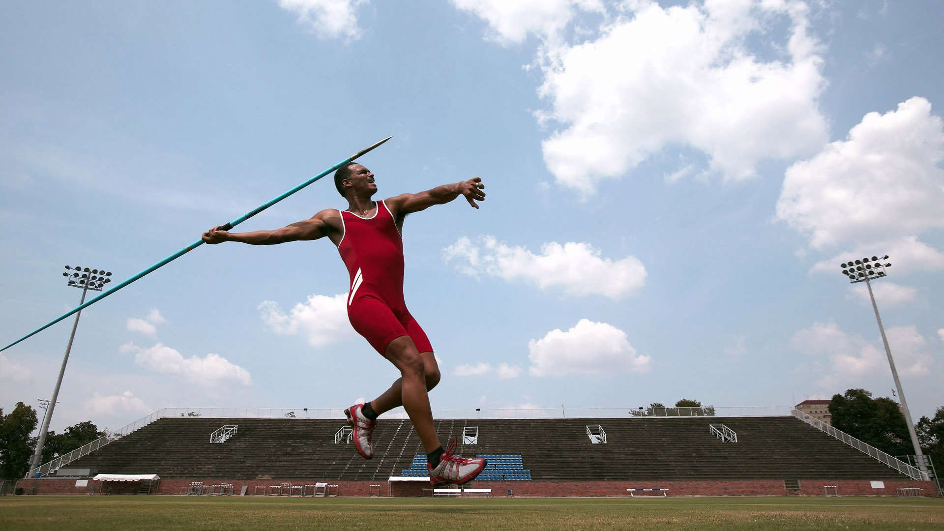 爱游戏内容中心-自由泳长距离突尼斯展现耐力，自由泳 突尼斯
